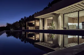 Alpha Villa - A Leading Luxury Villa! - Image 2