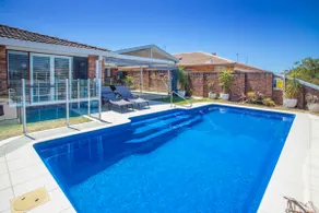 Pool house on the canal, private Jetty, Wifi - Image 4