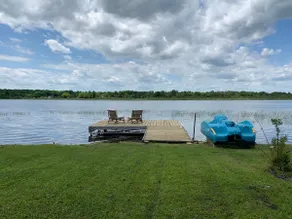 Cozy Riverfront Cottage by Rideau River - Image 3