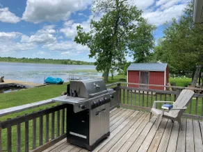 Cozy Riverfront Cottage by Rideau River - Image 5
