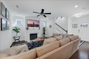 Luxury 3 Bedrooms | 2 Kings & 1 Queen-Dreamy Beds - Image 3