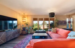 Lakeview Historic Getaway | Hot Tub & Coffee Bar - Image 2