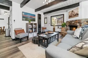 Cozy Modern Spa, AC, BBQ, Firepit - Image 2