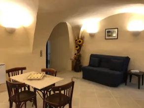 Lovely place in the center of the village of Grignan - Image 3