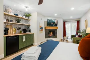 Oceanside King Studio w/ Patio, Amenities & Pet OK - Image 5