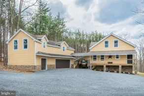 Beautiful LAKE VIEW w/HOT TUB, Fire Pit & GameRoom - Image 2