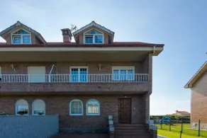 House with spectacular sunsets - Image 3