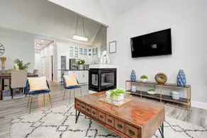 Cozy and Elegant 4 BR Home Perfect for Getaways - Image 4