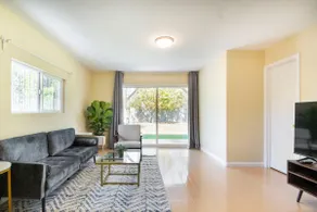 Spacious 5B/3BA w/ Master Suite - 30 Mi from LAX - Image 5