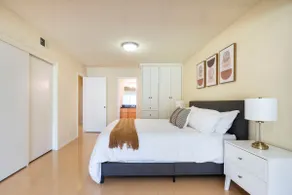 Spacious 5B/3BA w/ Master Suite - 30 Mi from LAX - Image 4