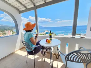 Lovely Quadruple Studio With Sea View - Image 2