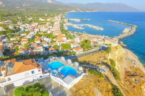 Lovely Quadruple Studio With Sea View - Image 4