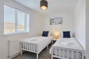 2022 New Pet Friendly House In Central Hayle (3) - Image 5