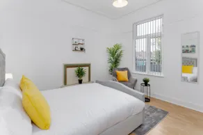 Flatzy - 6 Bed Oasis Close To Football Stadiums - Image 4
