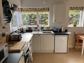 Cosy one bed guest house set in idyllic location - Image 4