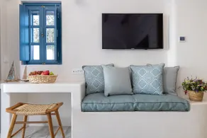 Blue Pearls-Adults Only Luxury Suites - Image 4