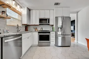 ! Hip South Austin Bungalow with Pool & Backyard ! - Image 5