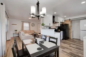 Cozy Clean Urban Indy Home - Image 2