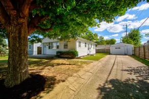 Cozy Clean Urban Indy Home - Image 3
