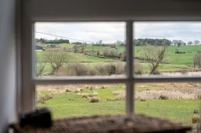 Cosy Cottage with Countryside Views & Log Burner - Image 4