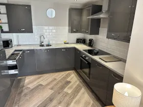 Beach Pad - gorgeous 2 bedroom apartment, sleeps 6 - Image 5