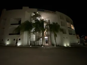 Apartment near the boardwalk with pool and Jacuzzi - Image 2