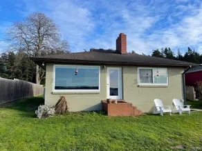 Whidbey Beach Cabin - Image 2