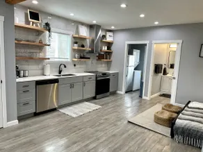 Modern Downtown Studio - FullyRenovated 1bed/1bath - Image 4