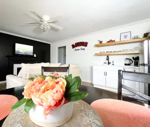 Enjoy a FULL SPORT PARK + King Size bed*8 Min-UGA* - Image 3