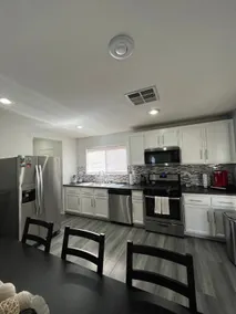 Beautiful 2 story home 20 minutes from the strip - Image 2