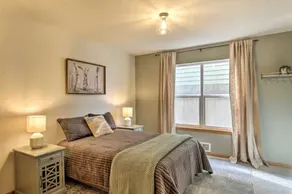 Spacious 2 bedroom bottom unit home. - Image 2