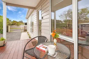 GH ideal for two with private entrance and parking - Image 4