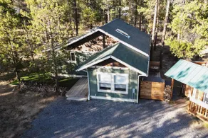 Eco cabin near Bend: sauna, spa, king bed, EV plug - Image 5