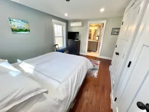 cozy 3 bedroom ranch with deck and screen porch - Image 5