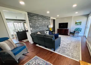 cozy 3 bedroom ranch with deck and screen porch - Image 2