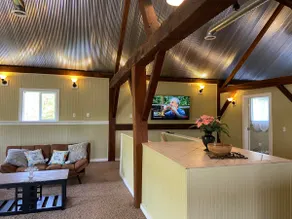 Rustic Converted Barn 1- Bedroom open floor plan - Image 5