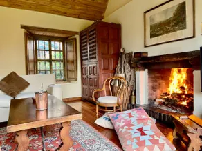 Cozy & Romantic 4-bedroom cottage with fireplace - Image 4