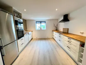 Large apartment (100 m2) with free parking - Image 4