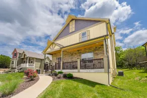 Perfect 6 Bedroom & 5 Star Home! Pool Access, Fun! - Image 2