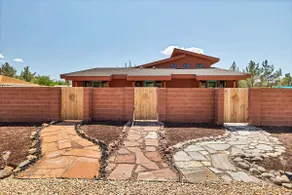 Sandstone Studio w/courtyard, 20 min. from Zion - Image 2