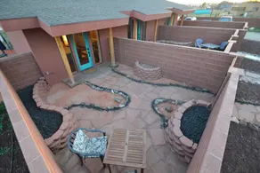 Sandstone Studio w/courtyard, 20 min. from Zion - Image 3