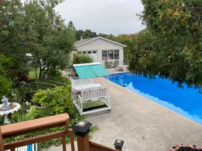 Cozy Cedarwood Suite ☆Terrace ☆ heated salt pool - Image 3