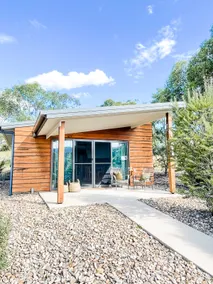 Luxe Hut Villa on luxury estate in Snowy Mountains - Image 2
