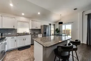 Lovely Home on the Lake! - Image 4