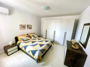 High-end apartment w/ 360 country & sea views - Image 2