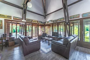 Large charming cottage above the water - Image 2