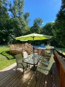 Cozy Cottage with pool and walk to lake - Image 3