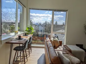 A premier luxurious smart condo in Wallingford - Image 5