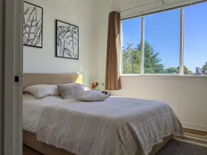 A premier luxurious smart condo in Wallingford - Image 2
