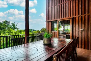 Treetops Sanctuary - Luxury Treehouse pole home - Image 4